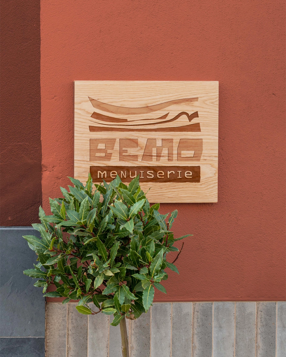 Bemo menuiserie enseigne bois